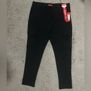 Maze Collection Pants sz 2x, with cargo pockets, skinny fit